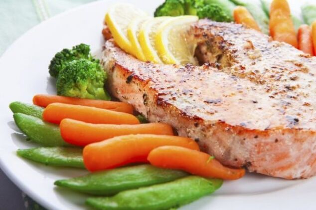bistec de peixe con verduras para unha dieta proteica